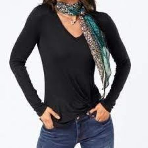 CAbi Reveal Twist Hem Long Sleeve Tee XL Black 3801